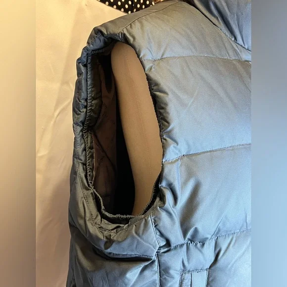 NWOT Michael Kors Black Puffer Vest Size Large - Picture 6 of 14